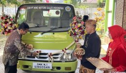 Hino_Truk