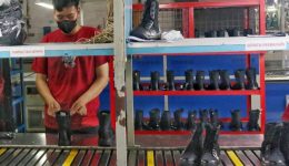 produksi-sepatu