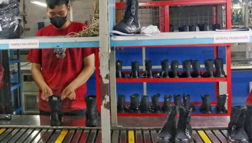 produksi-sepatu