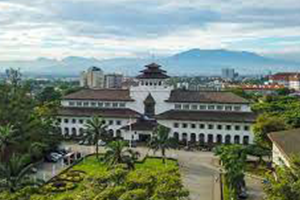 post-pariwisata