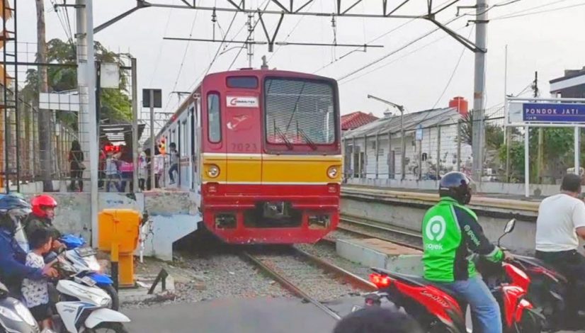 Stasiun-KA-Pondok-Jati