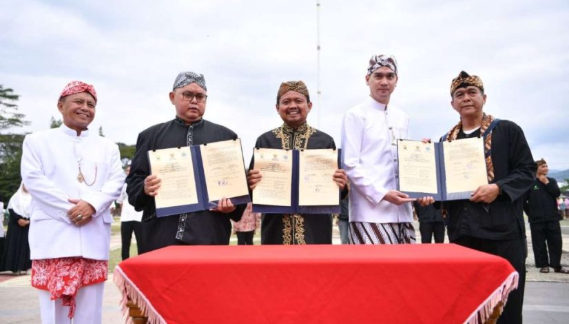 1745232711-df82ff56-615d-4d87-aa52-bfbb4fd7b7e4